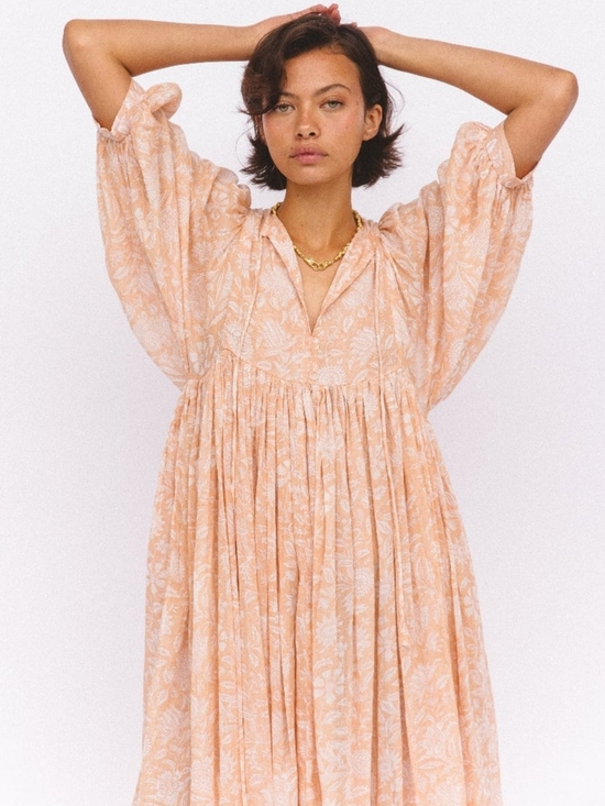 DAUGHTERS OF INDIA Kyra Midi Dress Apricot Blush Small NWT - Picture 2 of 10